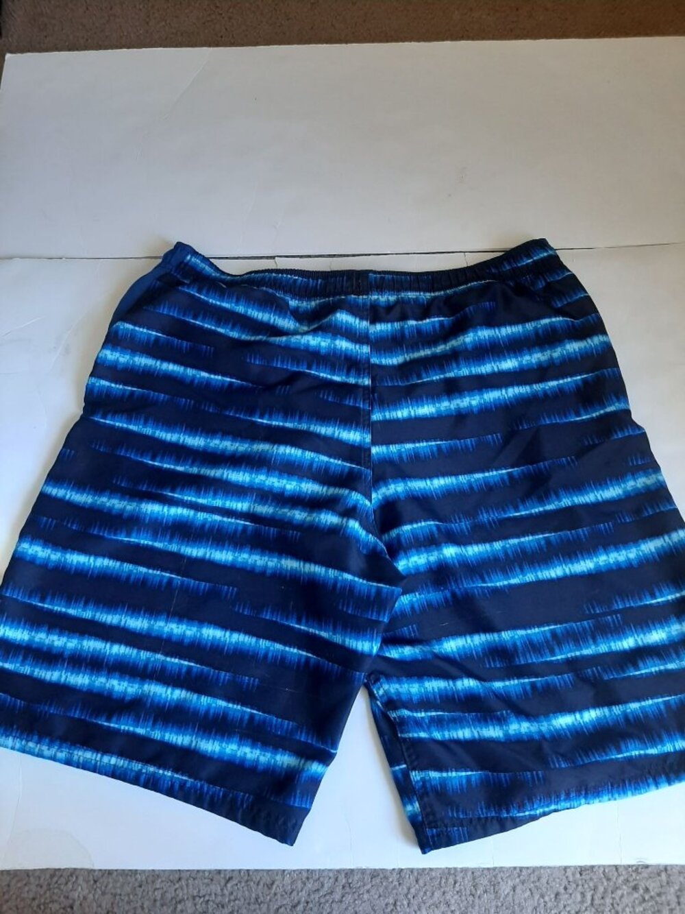 Nike Striped Tie-Dye Swim Trunks Size XL Pockets Lining  Beach Travel Summer - Picture 9 of 10